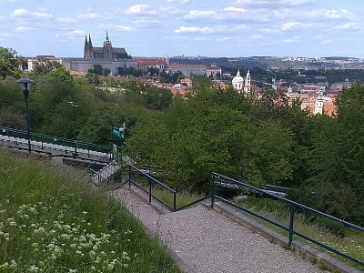 Výhled od Nebozízku - občerstvení na terase a jako bonus kouzelné panorama