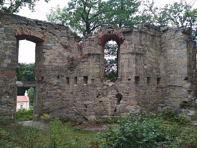ruina kostela sv.Jana Nepomuckého
