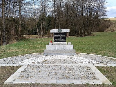 Pomníček obětem rumunských vojáků, padlých zde ve 2. světové válce.