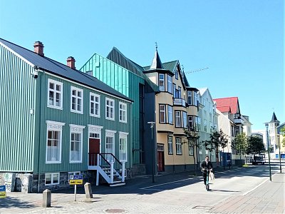 2023 - klidná ulice v Reykjavíku