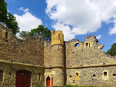 Uvnitř hradu