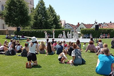 Pohoda v zahradách