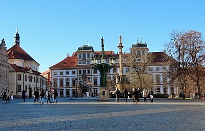 img-4906-hradcanske-namesti.jpg