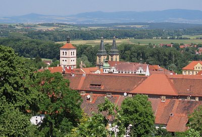 img-5822-zvonice-a-kostel-z-rozhledny-1.jpg