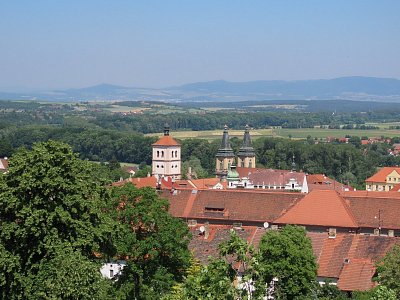 img-5822-zvonice-a-kostel-z-rozhledny.jpg