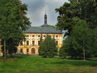 zámek Linhartovy - pohled z parku