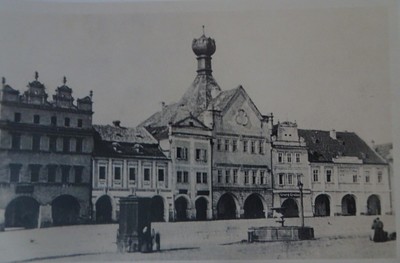 kalich-dnes-mestsky-urad-pred-rokem-1883.jpg