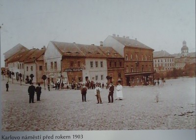 karlovo-namesti-3-pred-rokem-1903.jpg
