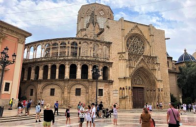 Katedrála ve Valencii, kde je údajně ukryt svatý grál