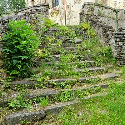 Kdysi monumentální schodiště