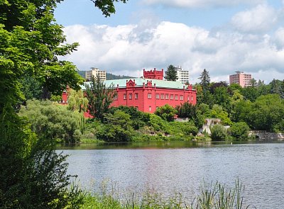 klasterec-nad-ohri-zamek.jpg