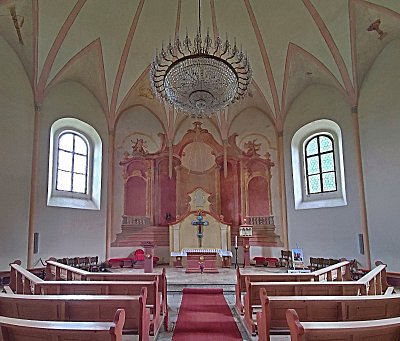kostel-sv.-ducha-1-interier.jpg