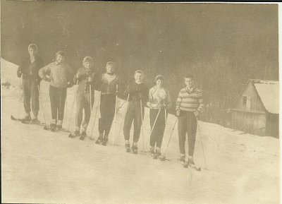 Lyžařský školní výcvik s učitelem v roce 1960