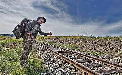 „Učíme naše děti, že nadávat na někoho je lepší než převzít odpovědnost za své činy,“ říká spisovatel Lubomír Müller