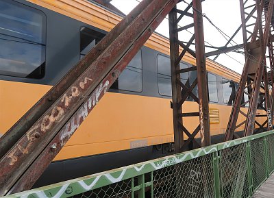 Na Železničním mostě v Praze