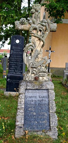 nahrobek-2.jpg