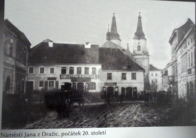 namesti-jana-z-drazic-poc.-20.-stoleti.jpg