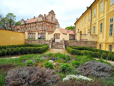 Teplá - budovy v Kláštěře