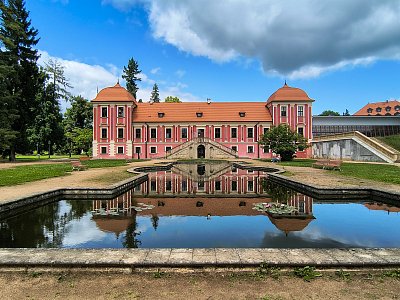 ostrov-palac-princu.jpg