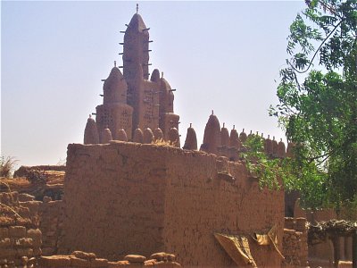 Mali, země Dogonů, vesnická mešita