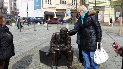 Jitka pohladila, ale sochu neoživila