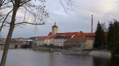 Pohled od řeky