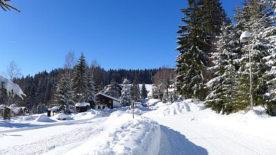 Pohled od Arniky na Obrovec a sjezdovku