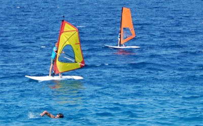 Vnoučátka, bacha, plavec!