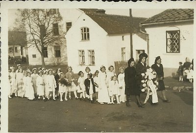 Pohřeb mé mladinké 19leté tety v roce 1945 v Protivanově