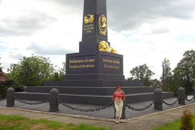 rakouský pomník ve Varvažově (2).jpg