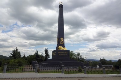rakouský pomník ve Varvažově.jpg