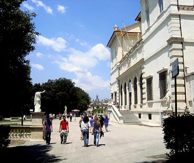 Řím, Villa Borghese, v závěru  stejnojmenné  zahrady. *