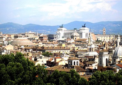 Panorama Říma z ochozu Hadrianova mauzolea *