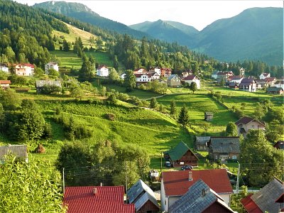 rumunska-vesnice-v-horach.jpg