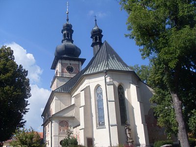 Katolický kostel na náměstí v Novém Městě na Moravě