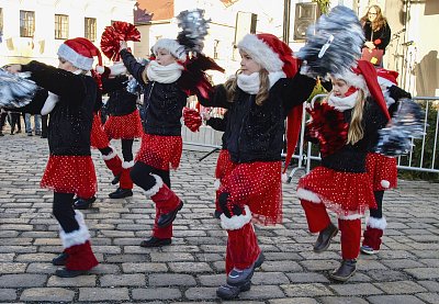 Mládí vpřed, stáří na značky ;-)  (nesoutěžní)