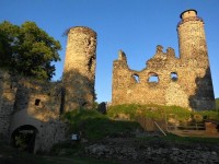 .Neboli též hrad Kostomlaty pod Milešovkou