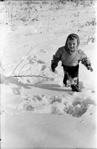 Po kolena v závěji, 1960