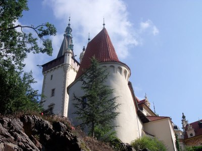 zámek na skále (Průhonice)