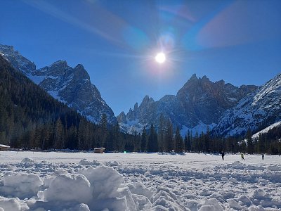 A slunce září jen*
