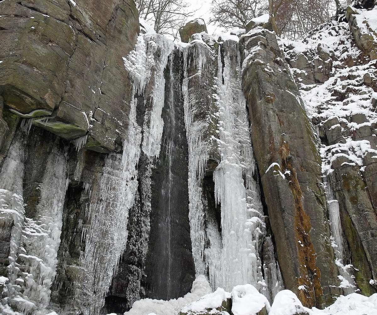 Tip na zimní výlet:  Zamrzlý Vaňovský vodopád