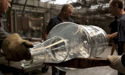Čeští skláři udělali největší
láhev pro whisky na světě