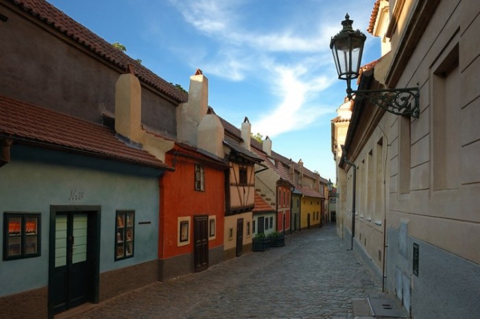 Zlatá ulička na Pražském
hradě je otevřena zdarma